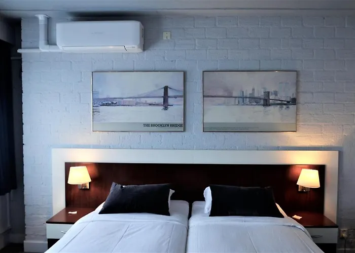 Apollo Hotel
